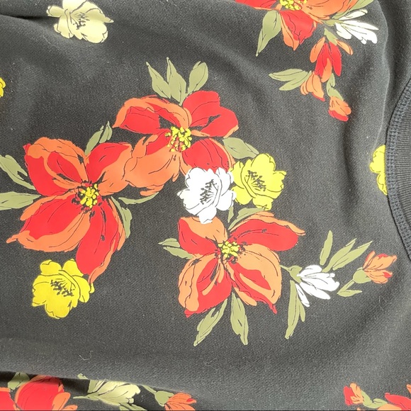 Sweat shirt cropped with full sleeves and cuffs. - Picture 3 of 6